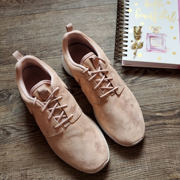 NEW Nike Roshe One Prm - Picture 3 of 6